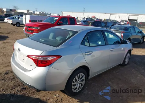 2018 Toyota Corolla Le z USA, uszkodzony, nr VIN 2T1BURHE4JC119159